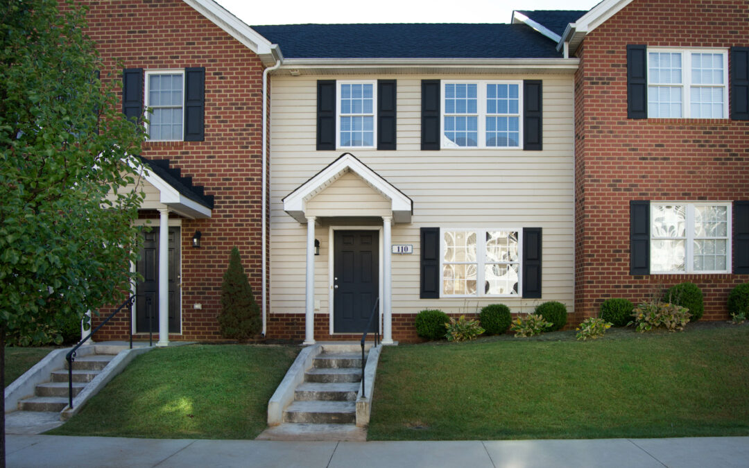 COL110 Exterior Large
