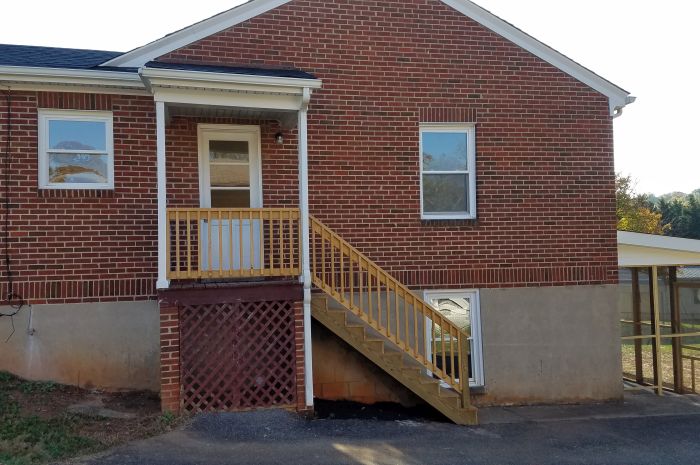 exterior side 1 700×465